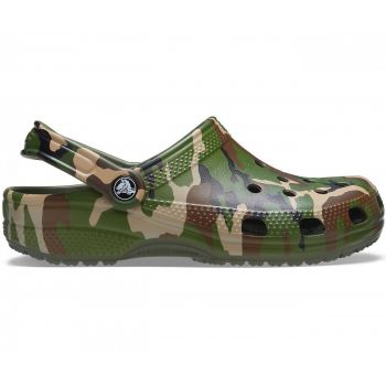 Saboti Crocs Classic Printed Camo Clog Verde - Army Green/Multi ieftini