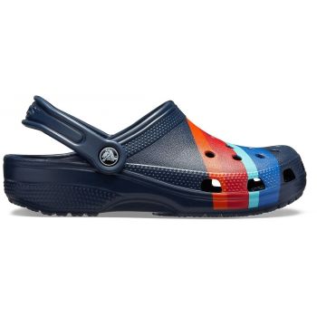 Saboti Crocs Classic Seasonal Graphic Clog Albastru - Navy/Multi de firma originali