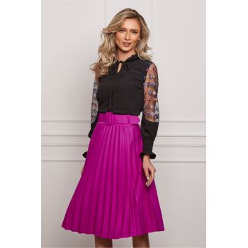 Bluza Moze neagra cu broderie mov pe maneci