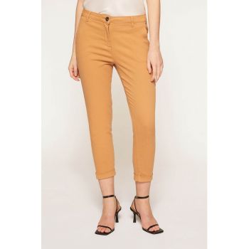 Pantaloni crop cu talie medie