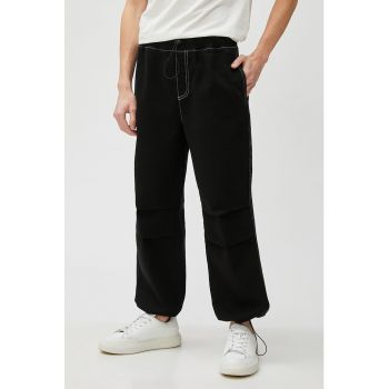 Pantaloni crop lejeri