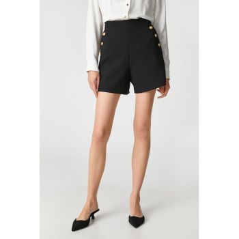 Pantaloni scurti cu talie inalta si nasturi decorativi