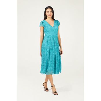 Rochie evazata de dantela