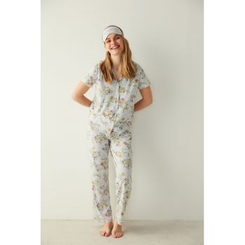 Pijama cu nasturi si model floral