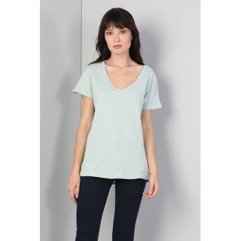 Tricou cu decolteu in V si perforatii