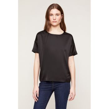Bluza cu aspect satinat si maneci scurte
