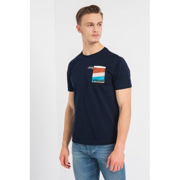 Tricou cu decolteu la baza gatului si imprimeu grafic Ben