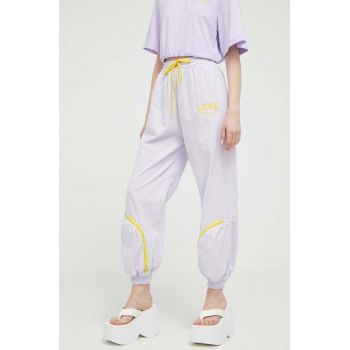 Love Moschino pantaloni de trening culoarea violet, neted de firma original