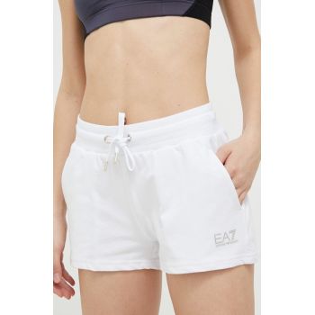 EA7 Emporio Armani pantaloni scurti femei, culoarea alb, neted, medium waist