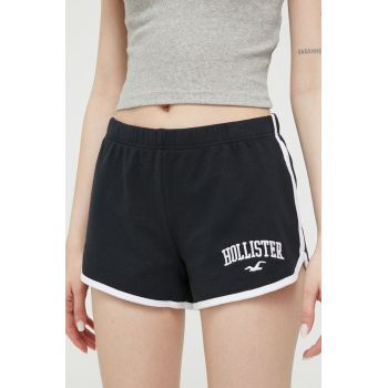 Hollister Co. pantaloni scurti femei, culoarea negru, cu imprimeu, high waist ieftini