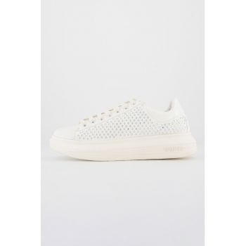 Pantofi sport cu aplicatii de strasuri