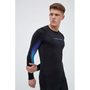 Under Armour mânecă lungă de antrenament HG Armour Novelty culoarea negru, cu imprimeu