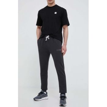 Ellesse pantaloni de trening culoarea gri, cu imprimeu SHR17563-BLACK