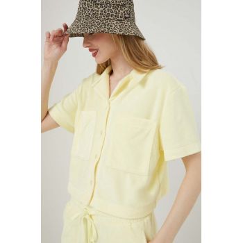 UGG camasa femei, culoarea galben, cu guler clasic, regular ieftina