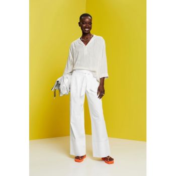 Bluza lejera cu revere decupate