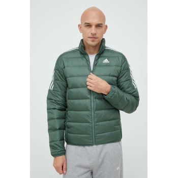 adidas geaca de puf barbati, culoarea verde, de tranzitie