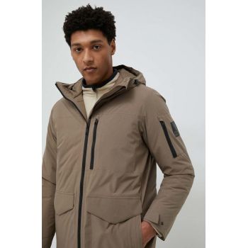 Jack Wolfskin geaca barbati, culoarea maro, de iarna