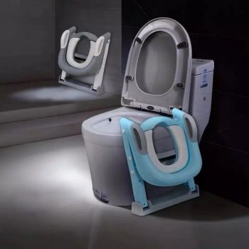 Reductor toaleta pentru copii Little Mom Grow Up Grey, pliabil, cu manere ergonomice si treapta reglabila pe 2 nivele de inaltime, colac moale din spuma PU, design anti-stropire, compatibilitate universala