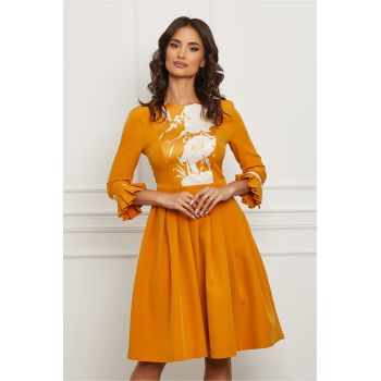 Rochie Dy Fashion galbena cu imprimeu pe bust si pliuri pe fusta