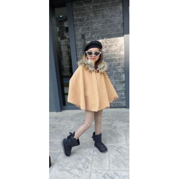 Compleu Maro, Poncho si Pantaloni de Piele, Pentru Fete, 3-12 ani Compleu Maro, Poncho si Pantaloni de Piele, Pentru Fete, 3-12 ani