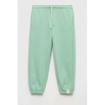 United Colors of Benetton pantaloni de trening pentru copii culoarea verde, neted ieftini