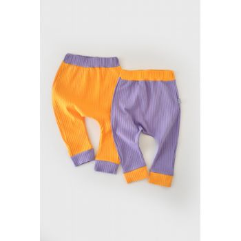 Set 2 pantaloni Ribana Bebe Unisex din bumbac organic si 5%elastan - Galben/Mov BabyCosy de firma original