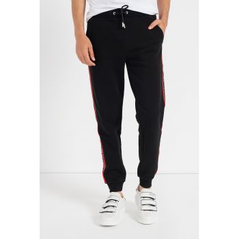 Pantaloni sport cu banda logo in talie