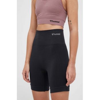 Hummel pantaloni scurți de antrenament Tif culoarea negru, neted, high waist