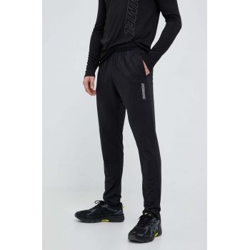 Hummel pantaloni de antrenament Strength culoarea negru, cu imprimeu ieftini
