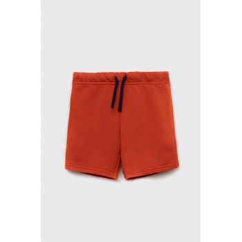 United Colors of Benetton pantaloni scurti din bumbac culoarea portocaliu, neted, talie reglabila
