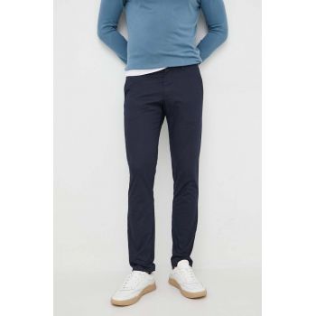 Sisley pantaloni barbati, culoarea albastru marin, drept