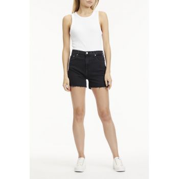 Pantaloni scurti de denim cu terminatii franjurate