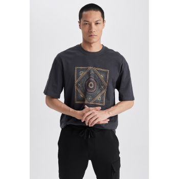 Tricou relaxed fit cu imprimeu