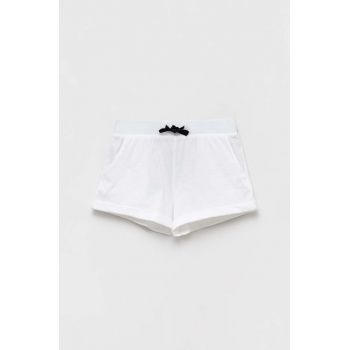 Sisley pantaloni scurți din bumbac pentru copii culoarea alb, cu imprimeu, talie reglabila