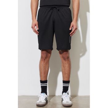 Pantaloni scurti cu aspect texturat