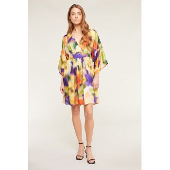 Rochie cu model si decolteu in V