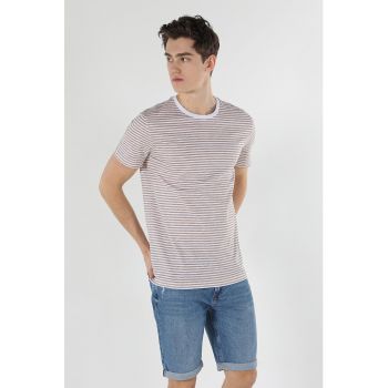 Tricou cu decolteu la baza gatului si model in dungi