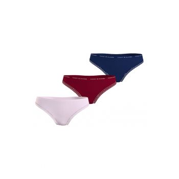 Set de chiloti tanga cu garnituri de dantela- 3 perechi