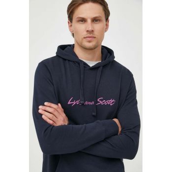 Lyle & Scott hanorac de bumbac barbati, culoarea albastru marin, cu glugă, cu imprimeu