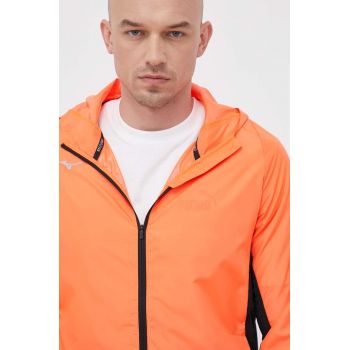 Mizuno jachetă de alergare Alpha culoarea portocaliu de firma originala