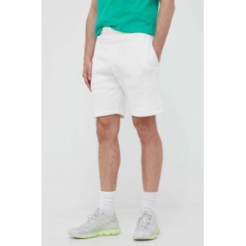 Peak Performance pantaloni scurti barbati, culoarea alb ieftini