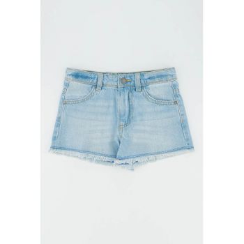 Pantaloni scurti din denim cu terminatii nefinisate