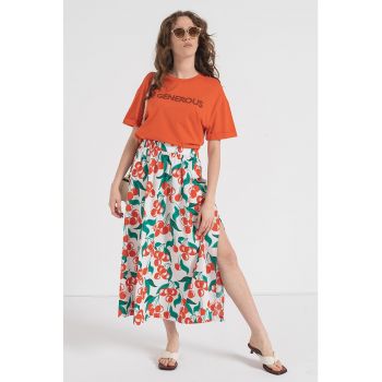 Tricou cu broderie text
