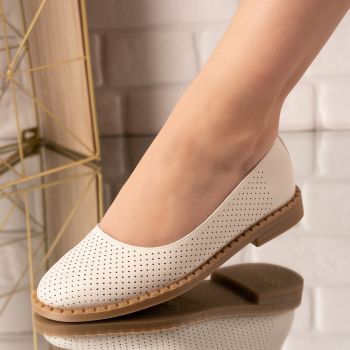 Pantofi dama casual din piele ecologica perforati Albi Adamina Marimea 40 Pantofi dama casual din piele ecologica perforati Albi Adamina Marimea 40