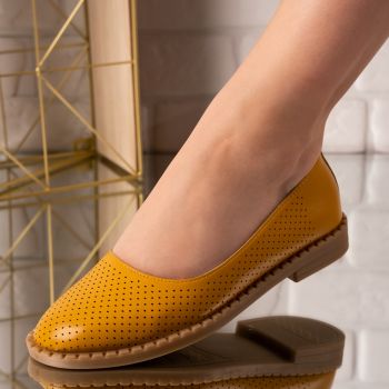 Pantofi dama casual din piele ecologica perforati Galbeni Adamina Marimea 36 Pantofi dama casual din piele ecologica perforati Galbeni Adamina Marimea 36