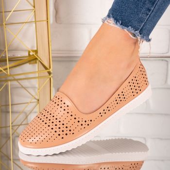 Pantofi dama din piele ecologica perforati Roz Kader Marimea 39 Pantofi dama din piele ecologica perforati Roz Kader Marimea 39