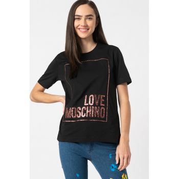 Tricou cu decolteu la baza gatului si imprimeu stralucitor