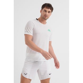 Tricou cu tehnologie Dri-Fit pentru alergare