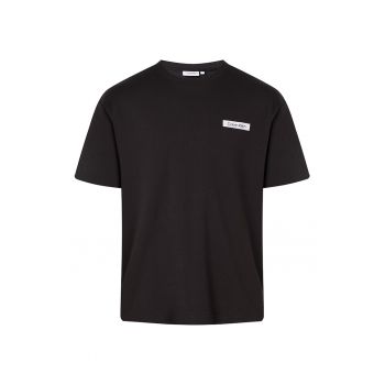 Tricou cu imprimeu foto si decolteu la baza gatului