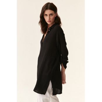 Bluza lejera cu fenta cu nasturi